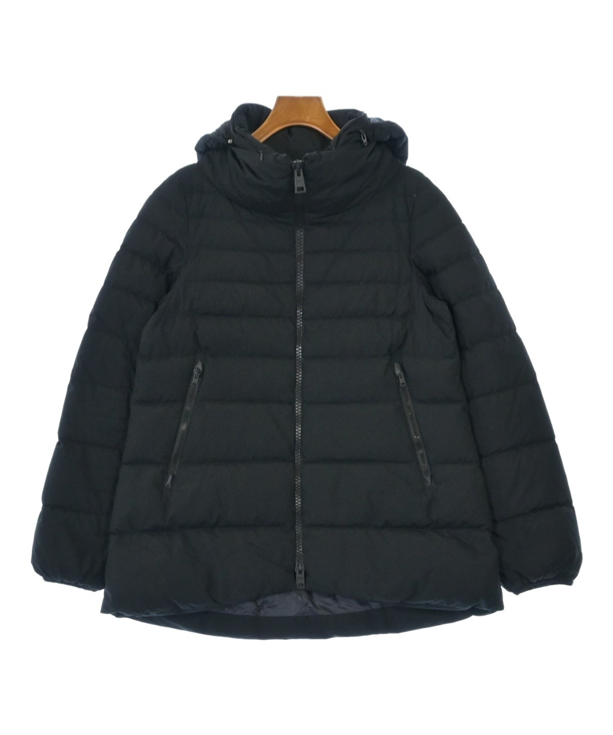 HERNO（ヘルノ）ダウンジャケット/ダウンベスト 黒 サイズ:42(M位