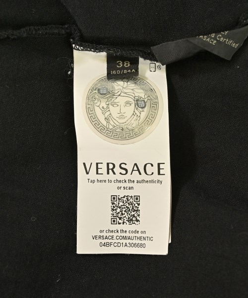 VERSACE（ヴェルサーチ）Tシャツ・カットソー 黒 サイズ:38(S位) レディース/2200700970087