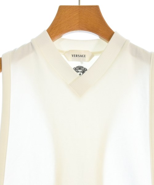 VERSACE（ヴェルサーチ）ノースリーブ 白 サイズ:38(S位) レディース/2200719207105