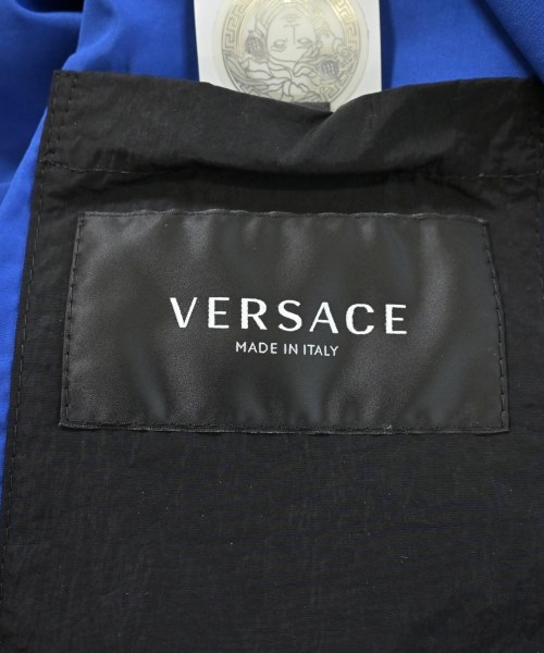 VERSACE（ヴェルサーチ）ダウンジャケット/ダウンベスト 黒 サイズ:52(XXL位) メンズ/2200651860024