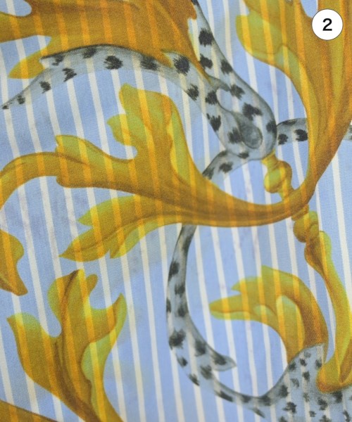 VERSACE（ヴェルサーチ）カジュアルシャツ 青 サイズ:38(S位) レディース/2200663885022