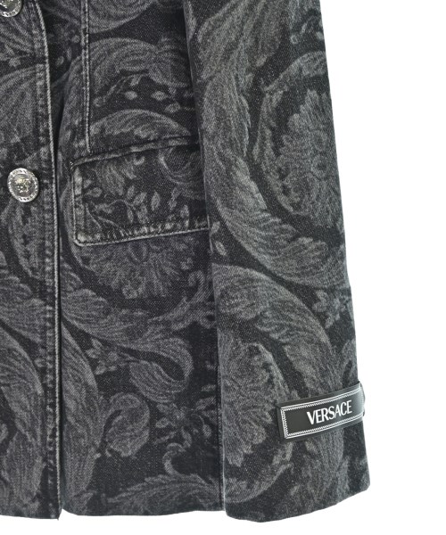 VERSACE（ヴェルサーチ）ジャケット 黒 サイズ:38(S位) レディース/2200719359019