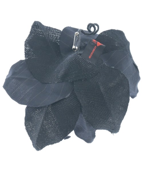 HIROKO KOSHINO（ヒロコ　コシノ）ブローチ・コサージュ 黒 サイズ:- レディース/2200612119666