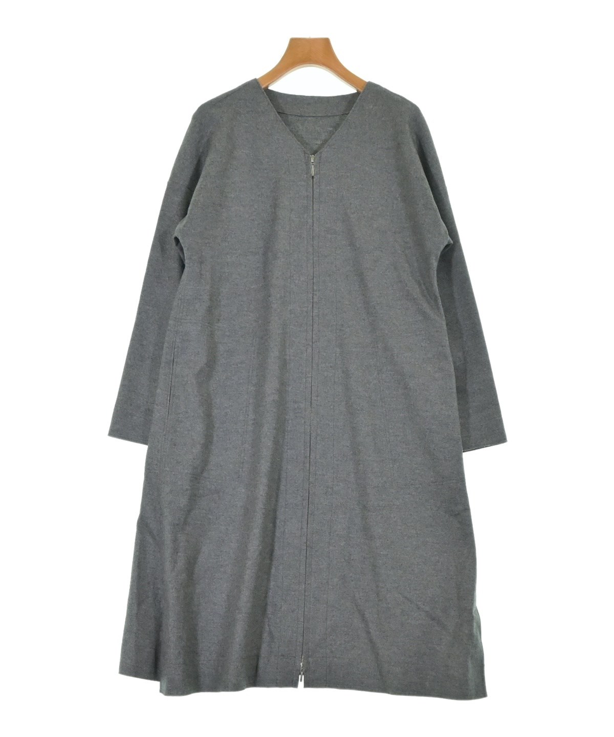 イナバヨシエ　ワンピース（グレー） L'EQUIPE YOSHIE INABA（レキップヨシエイナバ）ワンピース グレー