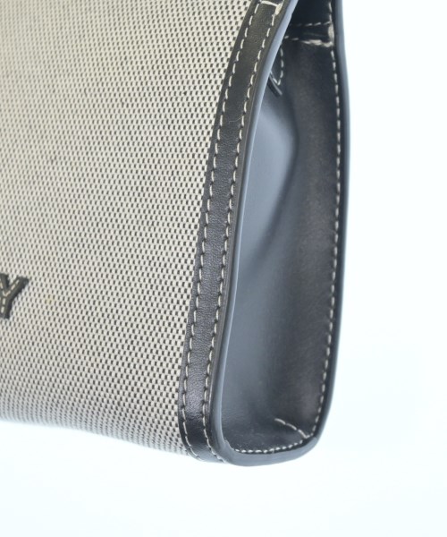 BURBERRY（バーバリー）クラッチバッグ グレー サイズ:- レディース/2200663230464