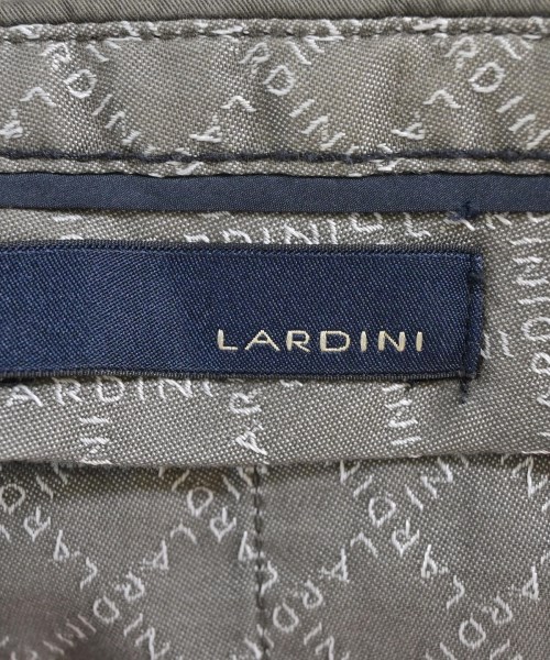 LARDINI（ラルディーニ）ショートパンツ カーキ サイズ:29(S位) メンズ/2200702241048