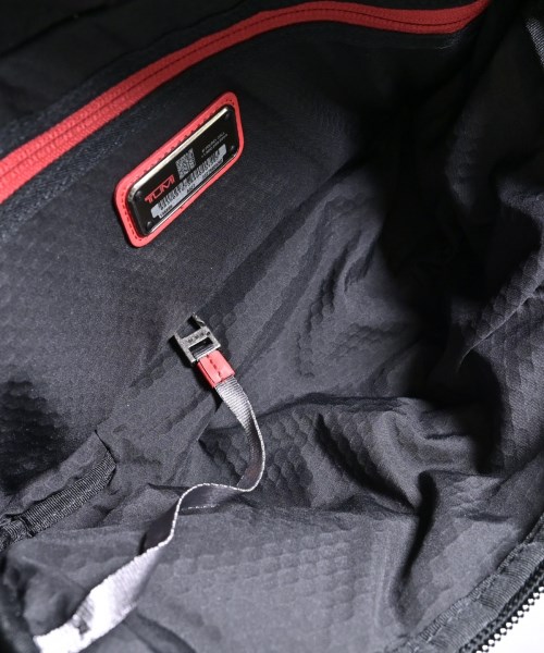 TUMI（ツゥミ）ショルダーバッグ 赤 サイズ:- メンズ/2200663720026