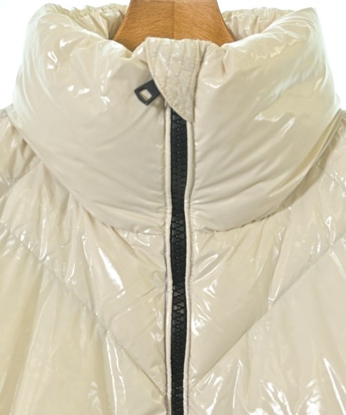 MAX MARA WEEK END LINE（マックスマーラ　ウィークエンドライン）ダウンジャケット/ダウンベスト 白 サイズ:42(M位) レディース/2200646262017