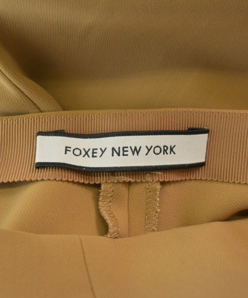 FOXEY NEWYORK（フォクシーニューヨーク）クロップドパンツ 茶 サイズ:34(S位) レディース/2200672520051