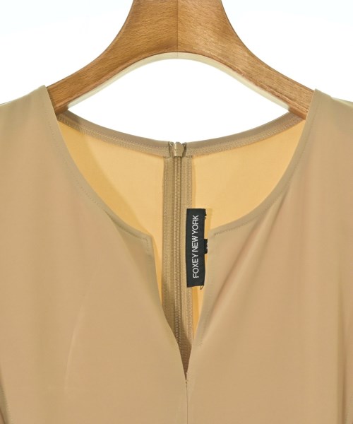 FOXEY NEWYORK（フォクシーニューヨーク）ワンピース ベージュ サイズ:40(M位) レディース/2200664122041