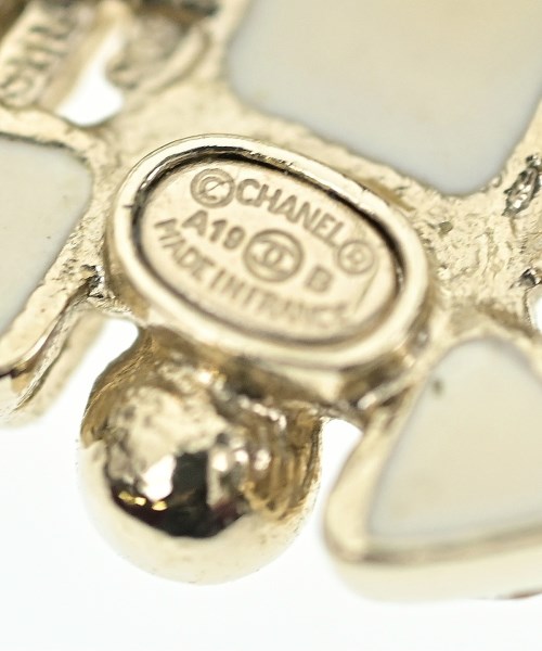CHANEL（シャネル）ピアス 白 サイズ:- レディース/2200628941022