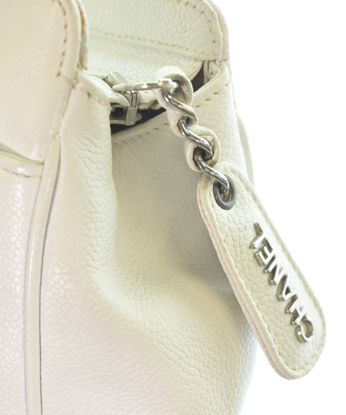 CHANEL（シャネル）ショルダーバッグ 白 サイズ:- レディース/2200612987012