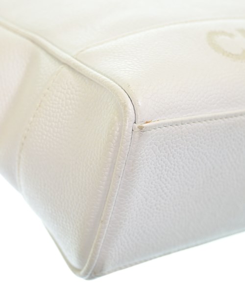 CHANEL（シャネル）ショルダーバッグ 白 サイズ:- レディース/2200612987012