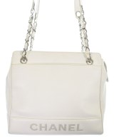 CHANEL（シャネル）ショルダーバッグ 白 サイズ:- レディース/2200612987012