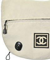 CHANEL（シャネル）ショルダーバッグ 白 サイズ:- レディース/2200591178036