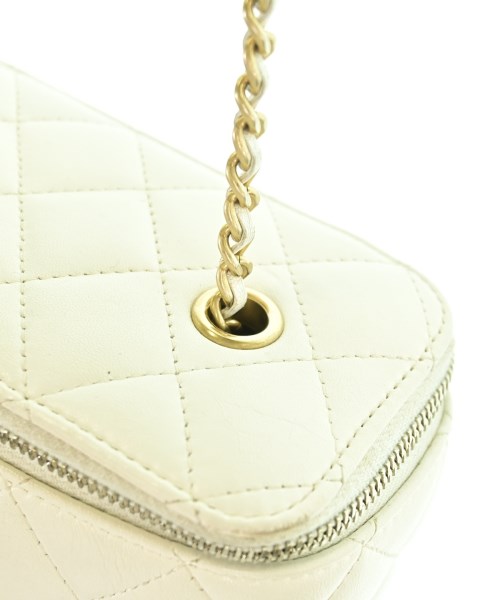 CHANEL（シャネル）ショルダーバッグ 白 サイズ:- レディース/2200713954180