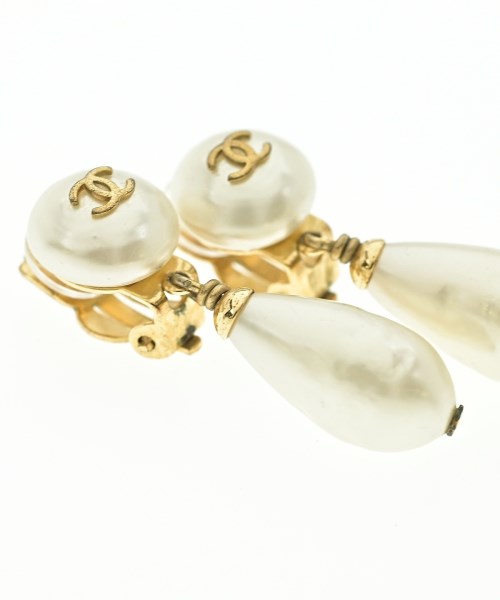 CHANEL（シャネル）ピアス・イヤリング 白 サイズ:- レディース/2200651235037