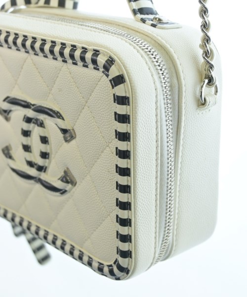 CHANEL（シャネル）ショルダーバッグ 白 サイズ:- レディース/2200706782035