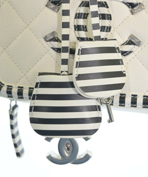 CHANEL（シャネル）ショルダーバッグ 白 サイズ:- レディース/2200706782035