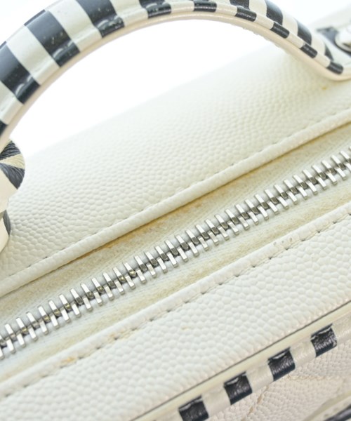 CHANEL（シャネル）ショルダーバッグ 白 サイズ:- レディース/2200706782035