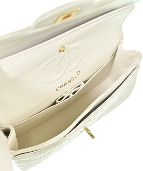 CHANEL（シャネル）ショルダーバッグ 白 サイズ:- レディース/2200703883056