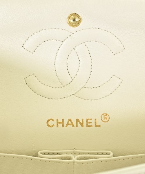 CHANEL（シャネル）ショルダーバッグ 白 サイズ:- レディース/2200703883056