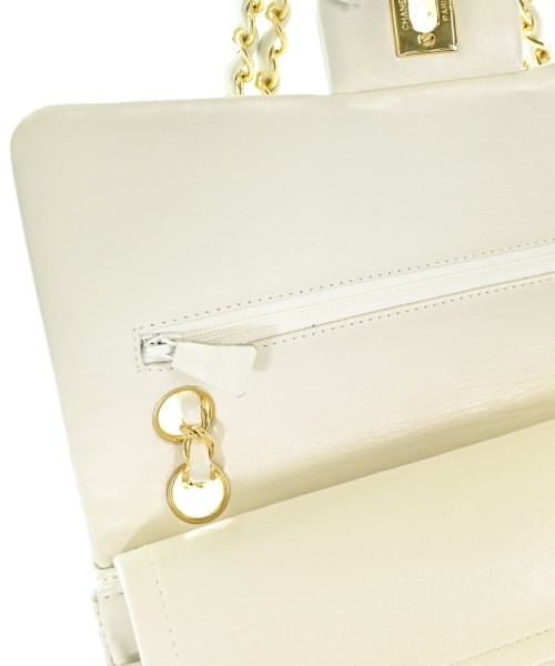 CHANEL（シャネル）ショルダーバッグ 白 サイズ:- レディース/2200703883056