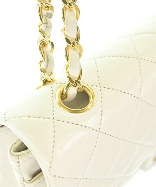 CHANEL（シャネル）ショルダーバッグ 白 サイズ:- レディース/2200703883056