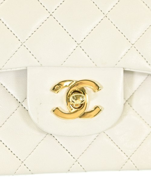 CHANEL（シャネル）ショルダーバッグ 白 サイズ:- レディース/2200703883056