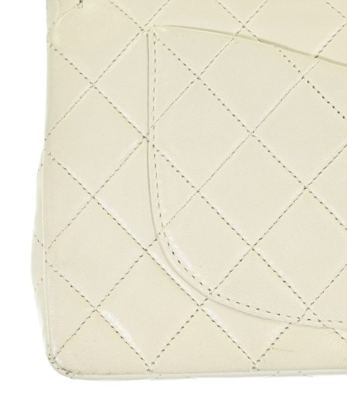CHANEL（シャネル）ショルダーバッグ 白 サイズ:- レディース/2200703883056