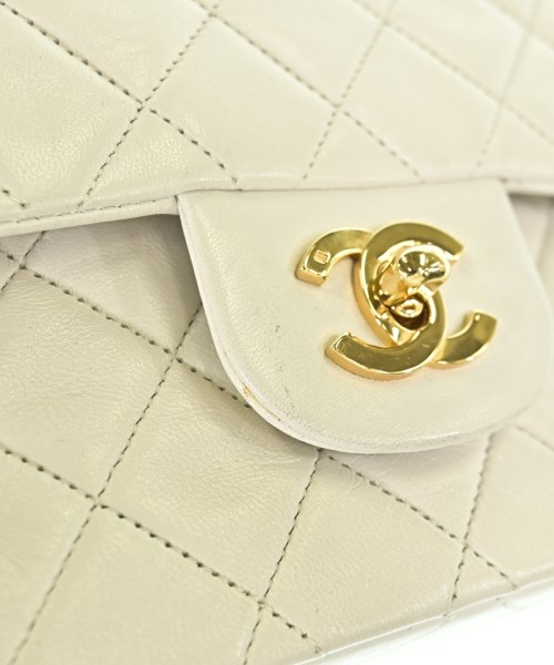 CHANEL（シャネル）ショルダーバッグ 白 サイズ:- レディース/2200703883056