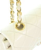 CHANEL（シャネル）ショルダーバッグ 白 サイズ:- レディース/2200703883056