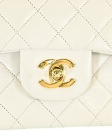 CHANEL（シャネル）ショルダーバッグ 白 サイズ:- レディース/2200703883056
