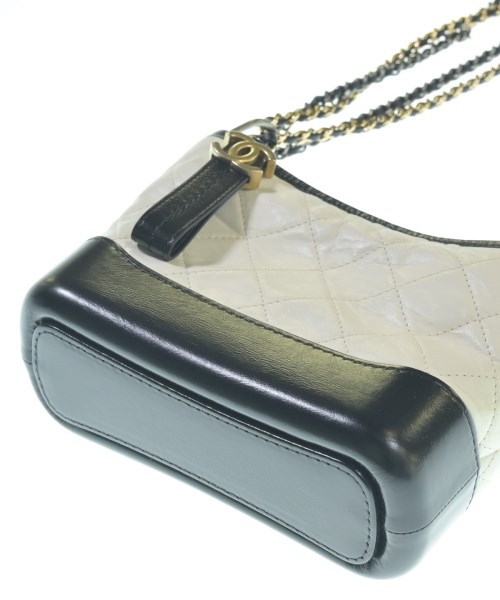 CHANEL（シャネル）ショルダーバッグ 白 サイズ:- レディース/2200665243028