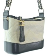 CHANEL（シャネル）ショルダーバッグ 白 サイズ:- レディース/2200665243028