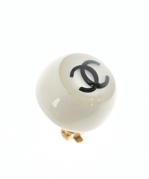 CHANEL（シャネル）ピアス・イヤリング 白 サイズ:- レディース/2200665515071