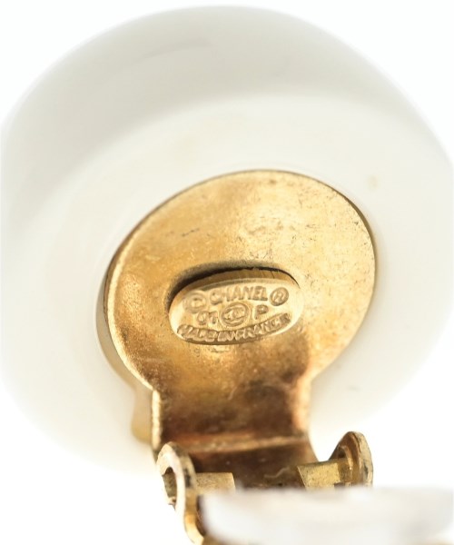 CHANEL（シャネル）ピアス・イヤリング 白 サイズ:- レディース/2200665515071