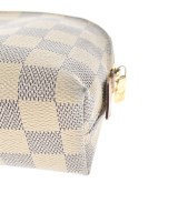 LOUIS VUITTON（ルイヴィトン）ポーチ 白 サイズ:- レディース/2200648581017