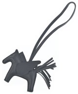 HERMES（エルメス）チャーム グレー サイズ:PM レディース/2200713208023