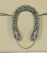 GUCCI（グッチ）ショルダーバッグ 白 サイズ:- レディース/2200621411331