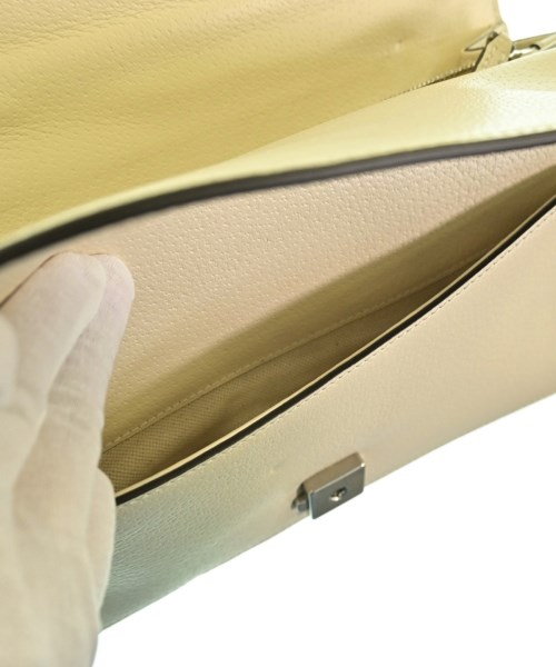 GUCCI（グッチ）ショルダーバッグ 白 サイズ:- レディース/2200616475409