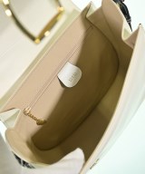 GUCCI（グッチ）ショルダーバッグ 白 サイズ:- レディース/2200602985066