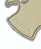 PRADA（プラダ）キーケース・キーホルダー ベージュ サイズ:- レディース/2200632517053