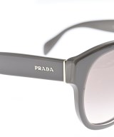 PRADA（プラダ）サングラス グレー サイズ:- レディース/2200677118147
