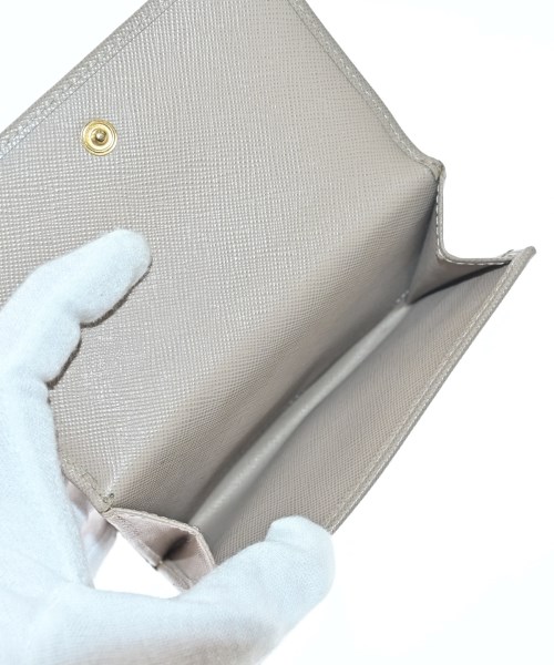 PRADA（プラダ）財布・コインケース ベージュ サイズ:- レディース/2200698939271