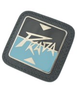 PRADA ブローチ・コサージュ