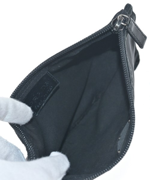 PRADA（プラダ）ポーチ 黒 サイズ:- レディース/2200634064357
