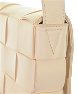 BOTTEGA VENETA（ボッテガヴェネタ）ショルダーバッグ ベージュ サイズ:- レディース/2200605904408