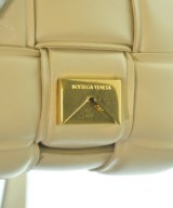 BOTTEGA VENETA（ボッテガヴェネタ）ショルダーバッグ ベージュ サイズ:- レディース/2200607860047