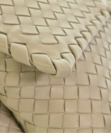BOTTEGA VENETA（ボッテガヴェネタ）ショルダーバッグ ベージュ サイズ:- レディース/2200677458311